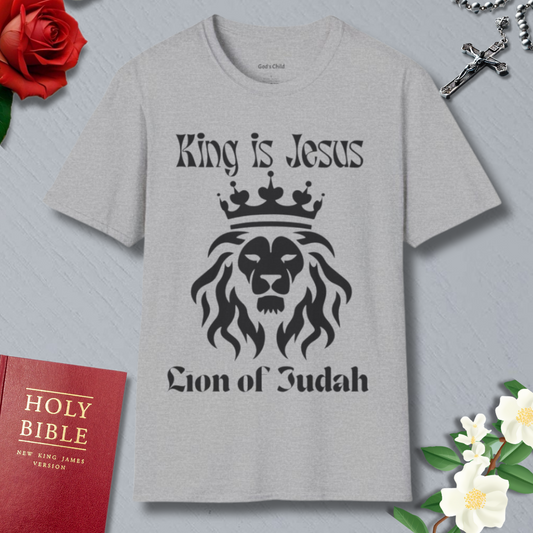 King is Jesus-Lion of Judah T-Shirt