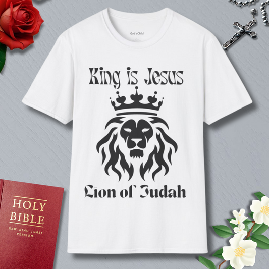 King is Jesus-Lion of Judah T-Shirt